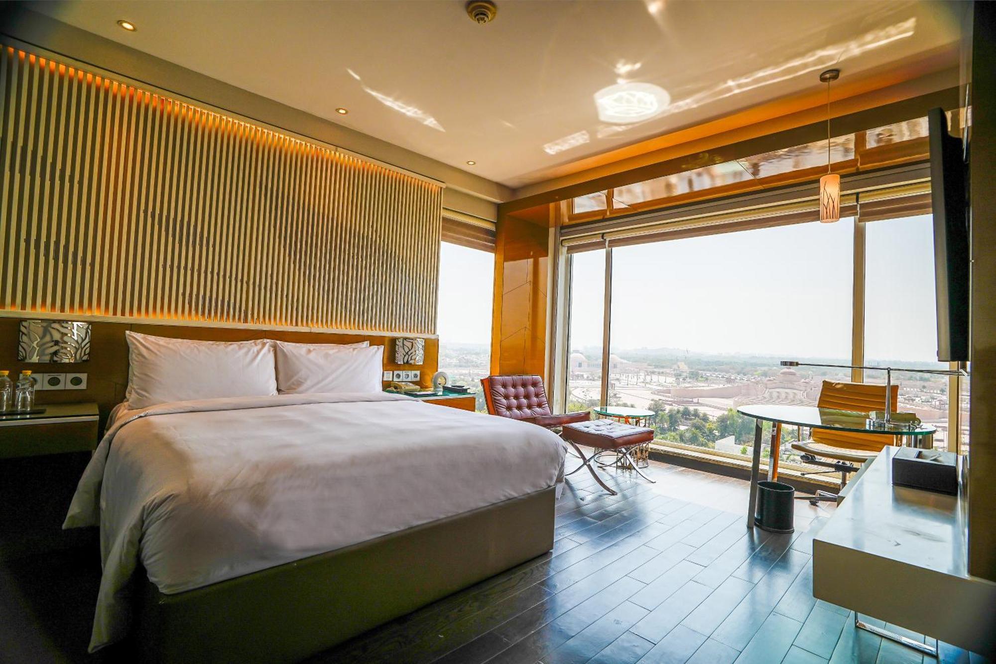 Renaissance Lucknow Hotel, Gomti Nagar Exterior foto